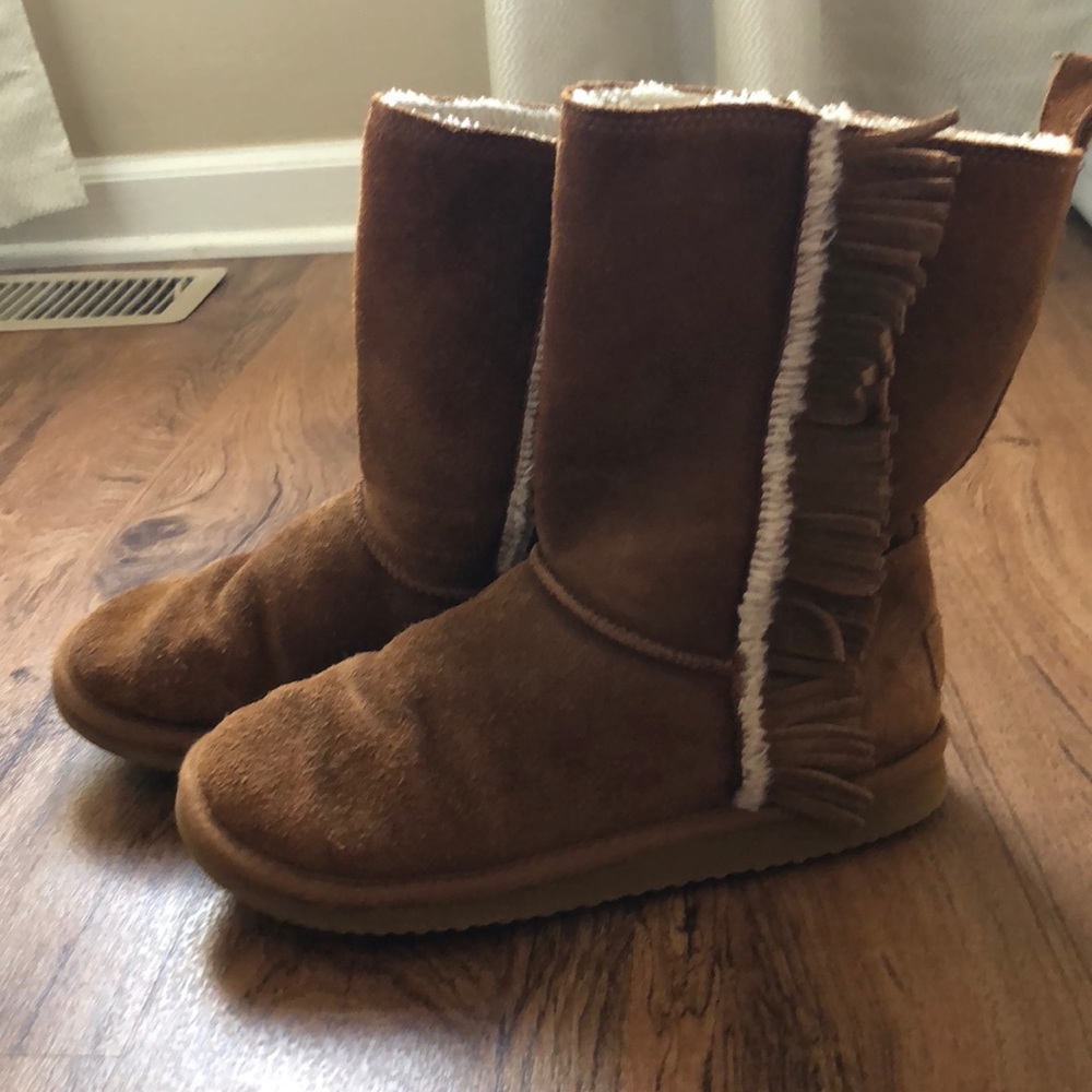 American eagle fall/winter boots. “Ugg style”.